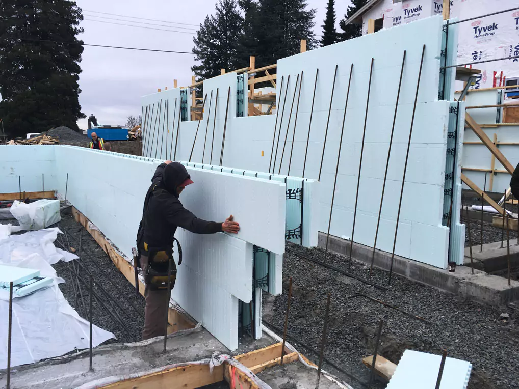Installing the third level of ICF